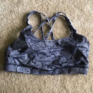 Lululemon sports bra size 12 black & white